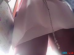 Upskirting video show amazing skinny ass of a hottie