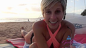Virtual Vacation On Hawaii With Short Blonde Hair Slut Makenna Blue 1/9