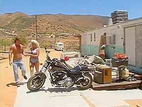 WHITE TRASH WHORE 4 - Scene 1
