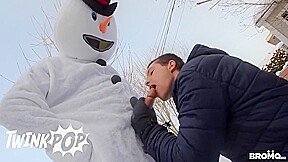 Weirdo Twink Gets Drilled By The Snowman 11 Min - Benjamin Blue
