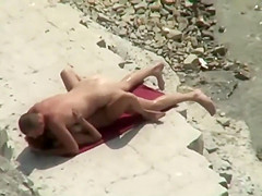 Wild fuck started in the water
