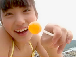 YUMEHARA Mahiro on the beach