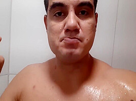 Yuri Gaucho Banho 12 Min