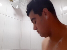 Yuri Gaucho Banho 12 Min