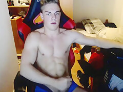 (bw) Dutch Mr  Tilburg Catches Shot With Towel