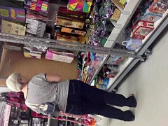 candid milf ass in jeans