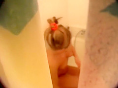 catches pussy rubbing in a shower