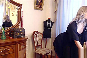 gigantic 10-Pounder Solo older lady-man webcam