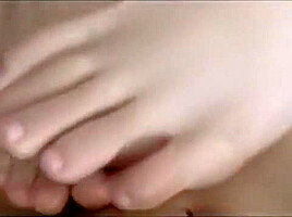 girl gets her feet fucked