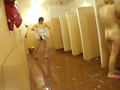 in public pool showers 705