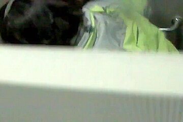 pissing 93
