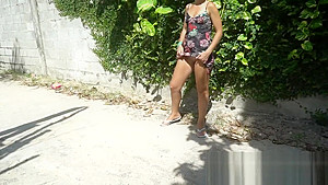 Сream pie on the legs Ыtreet with people and pool!