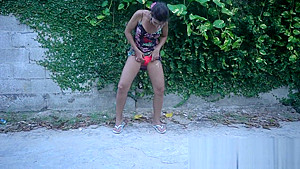 Сream pie on the legs Ыtreet with people and pool!