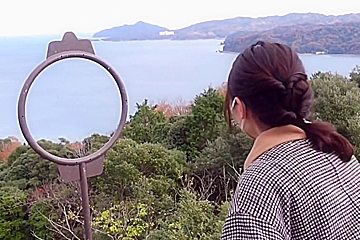 京都の海で野外露出t゙ート!興奮した変態彼女は手コキフェラで早漏m男の精子をごっくんしちゃいました Japanese Amateur teen 18+ Outdoor Sex In Public Sea