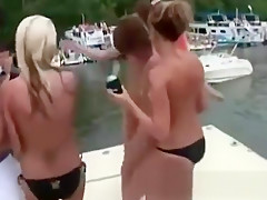 teens 18+ Spreading Holes In Public